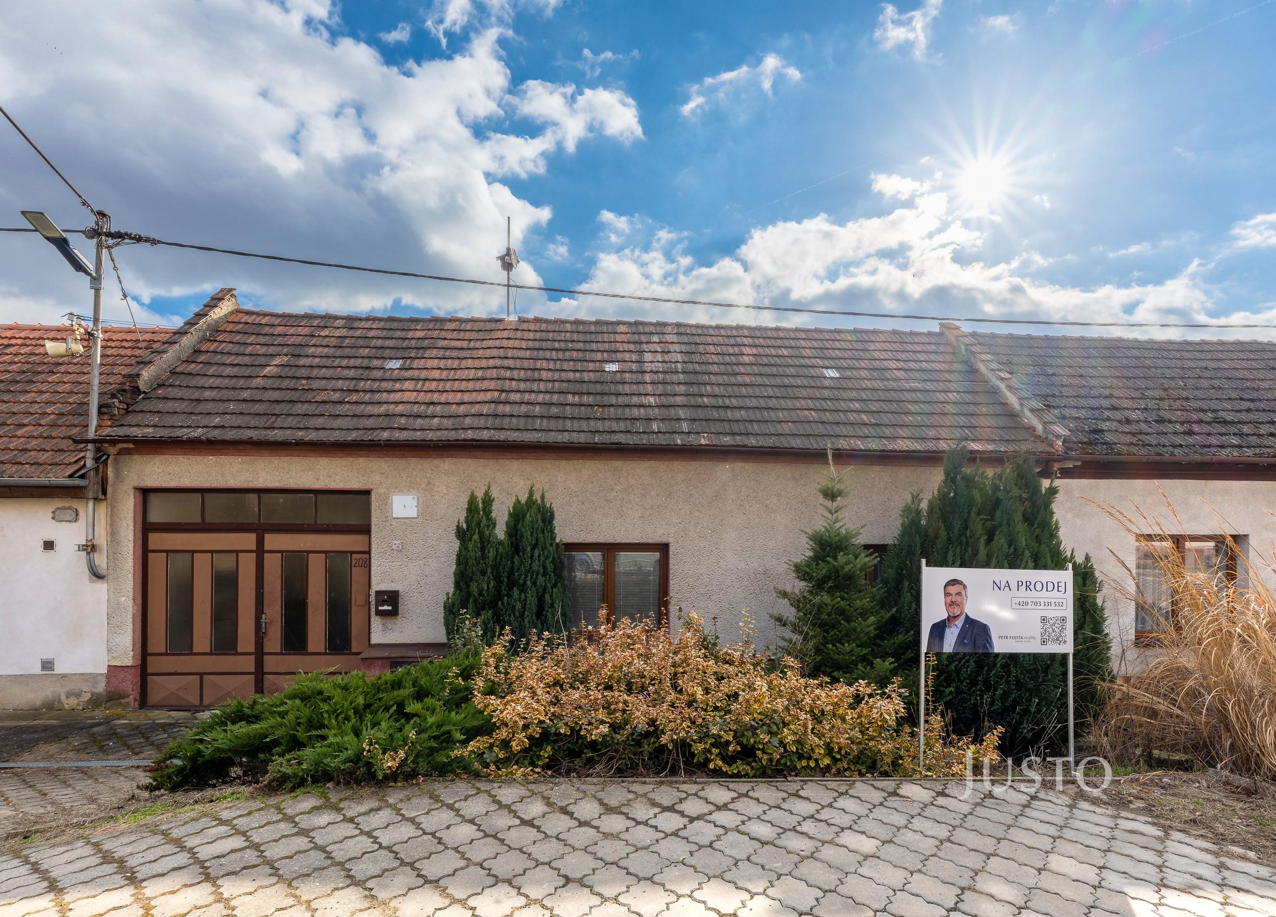 Prodej rodinného domu 186 m² s pozemkem 749 m² a terasou 43 m²