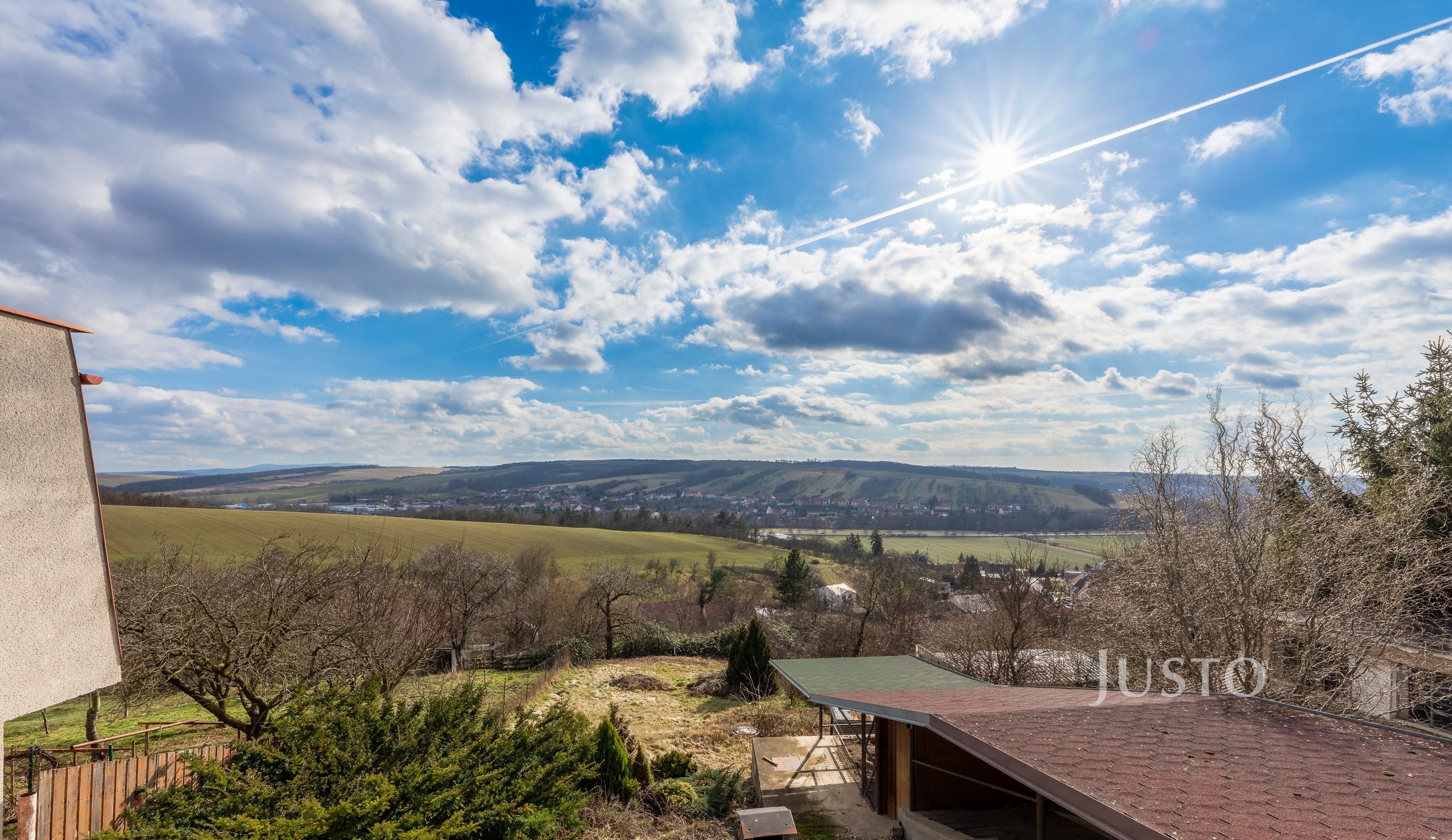 Prodej rodinného domu 186 m² s pozemkem 749 m² a terasou 43 m²