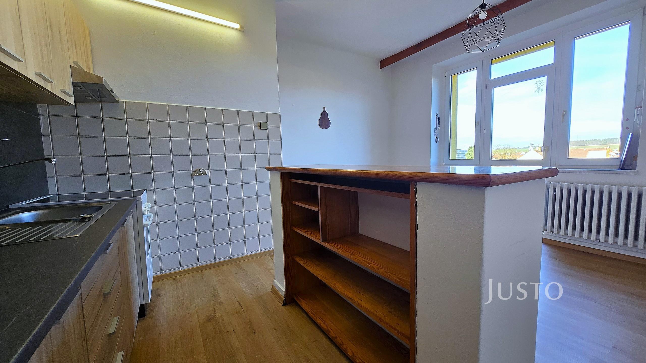 Pronájem 2+1 68 m² + balkón, Písek - Kollárova