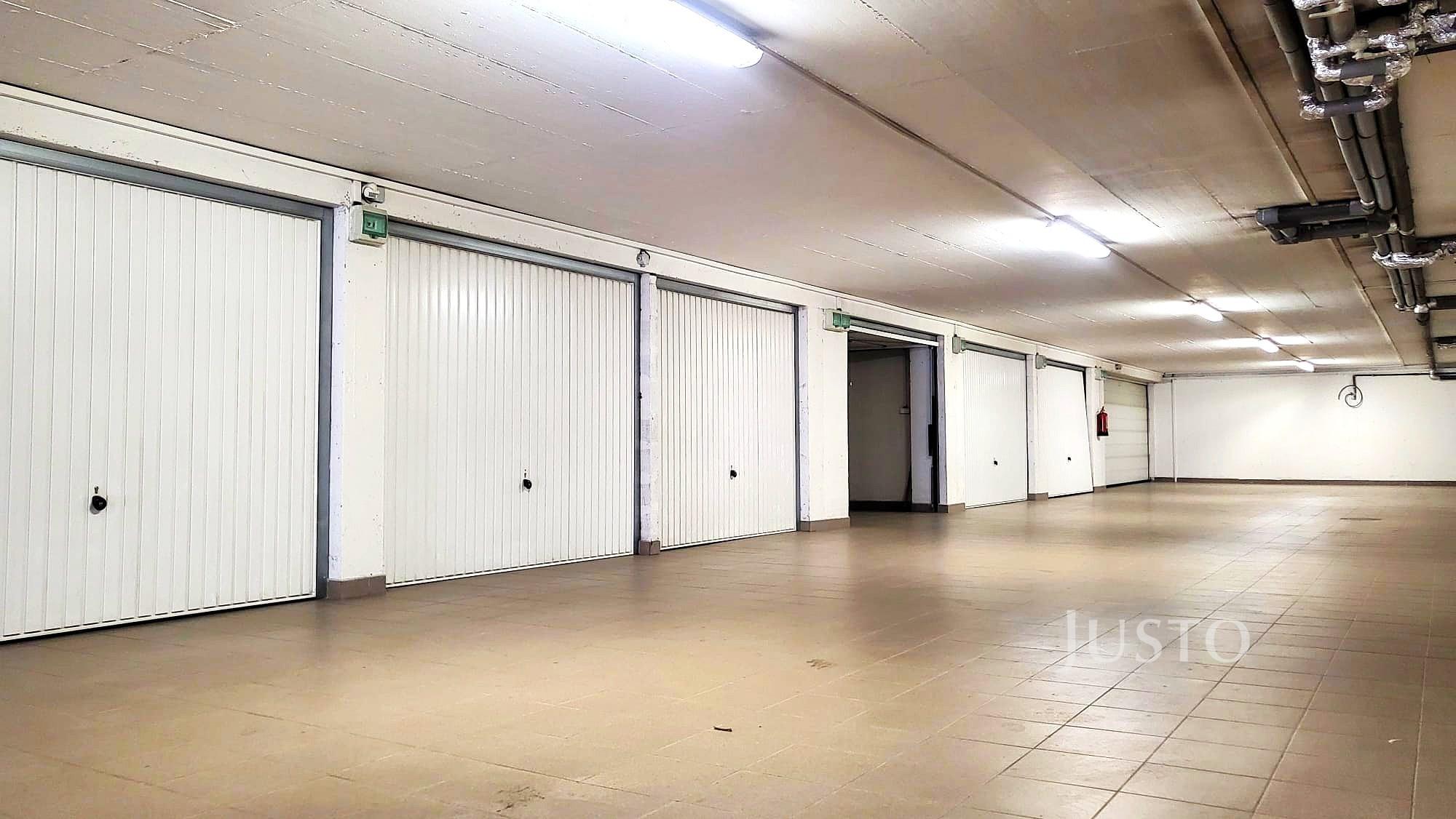 Pronájem garáže 16 m² , Písek - Gregorova