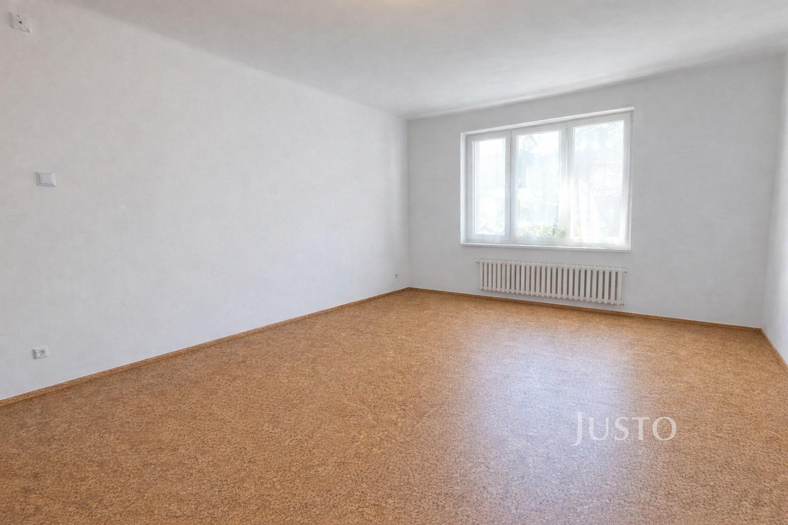 Pronájem 3+1 66 m² + parkování + zahrada, Písek - Václavské náměstí