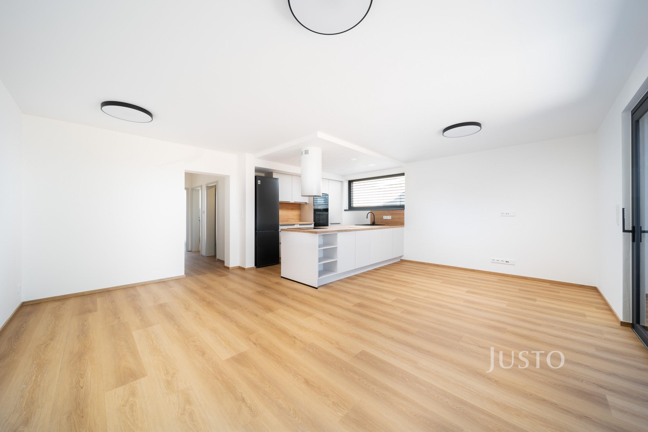 Pronájem rodinného domu 121 m² s pozemkem 480 m² + terasa 13 m²