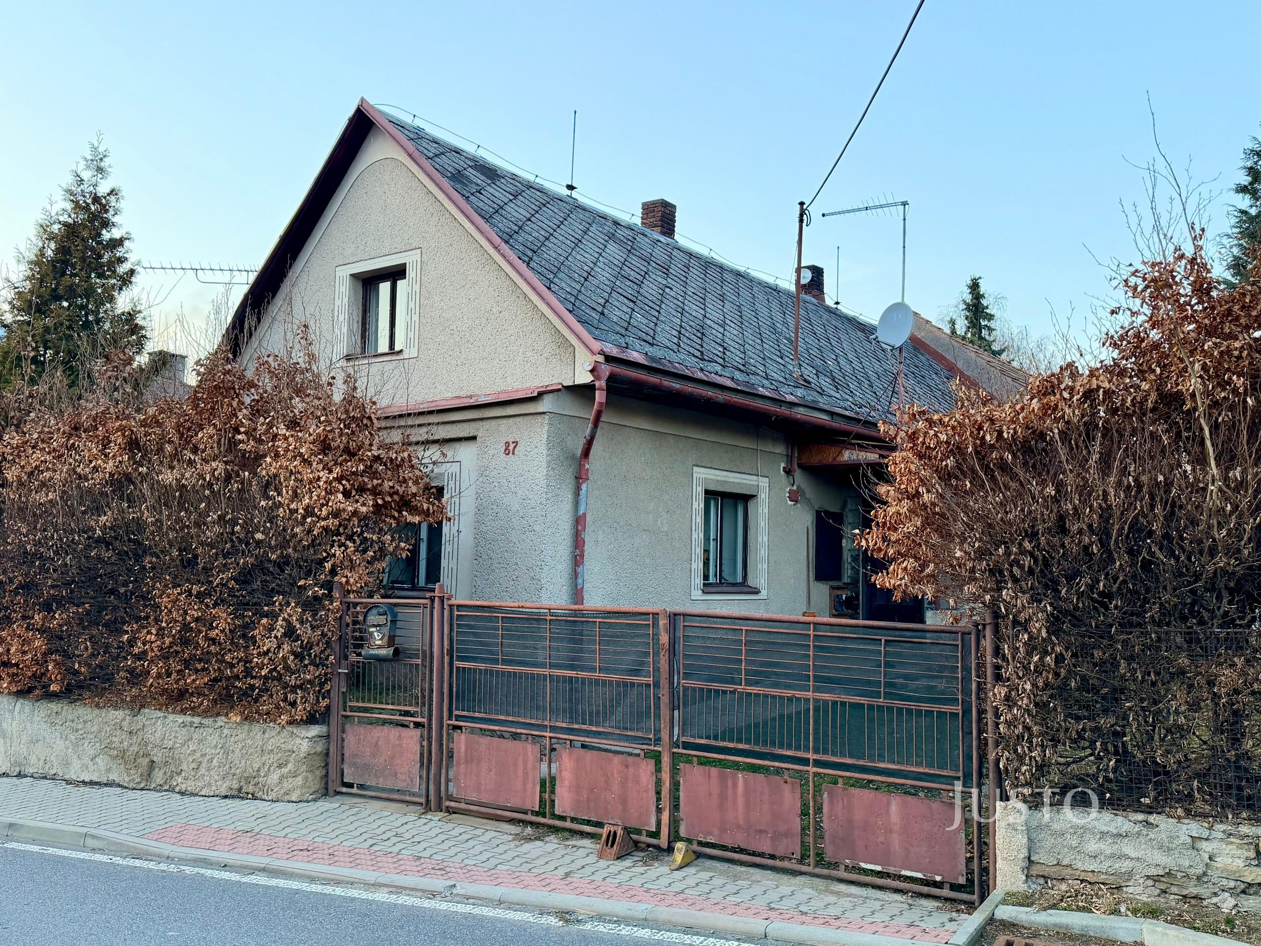 Prodej rodinného domu 80 m² s pozemkem 1147 m²