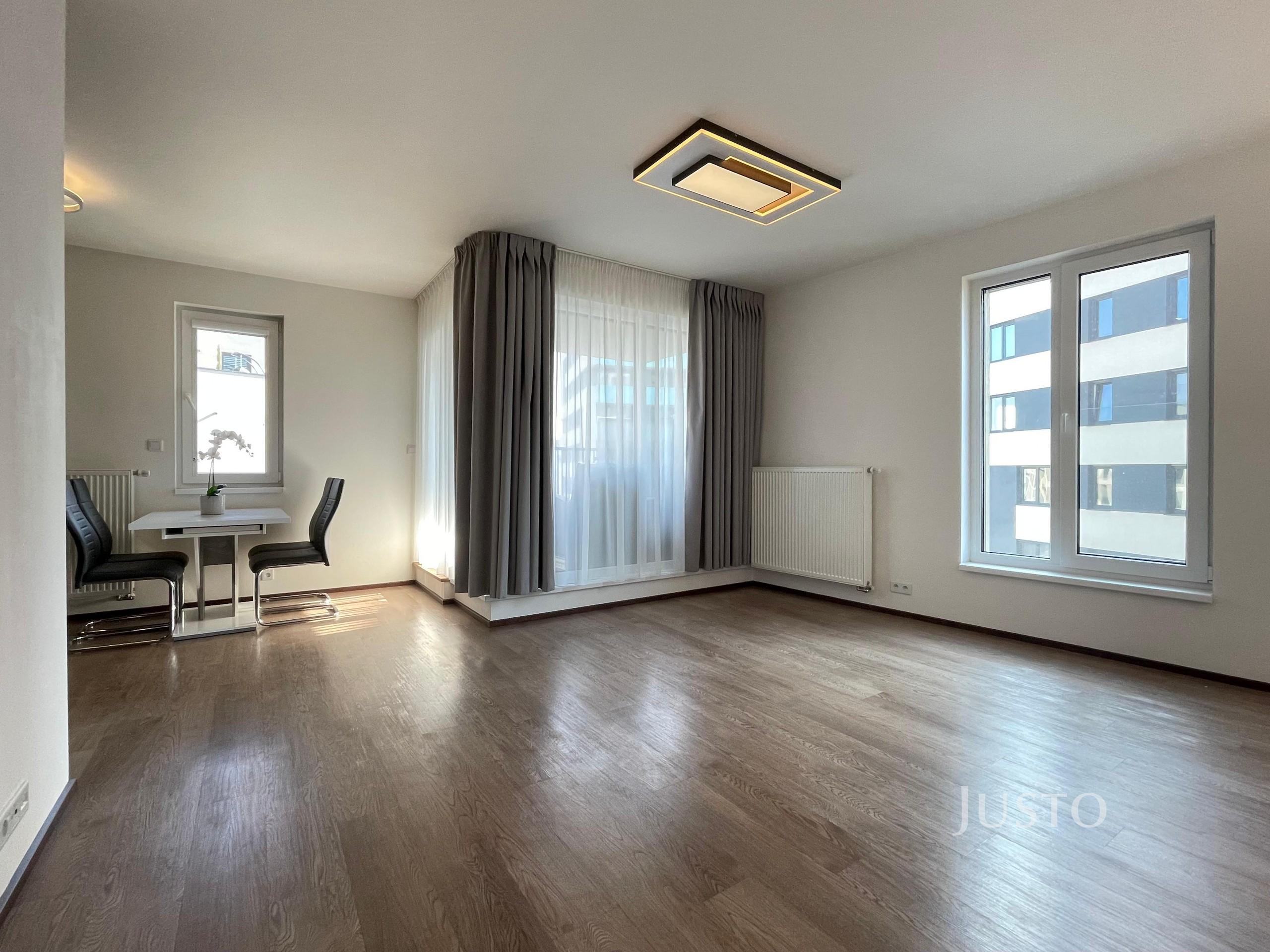 Pronájem 2+kk 53 m² + balkón 6 m² + parkování