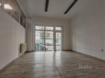 Pronájem - obchodní prostor