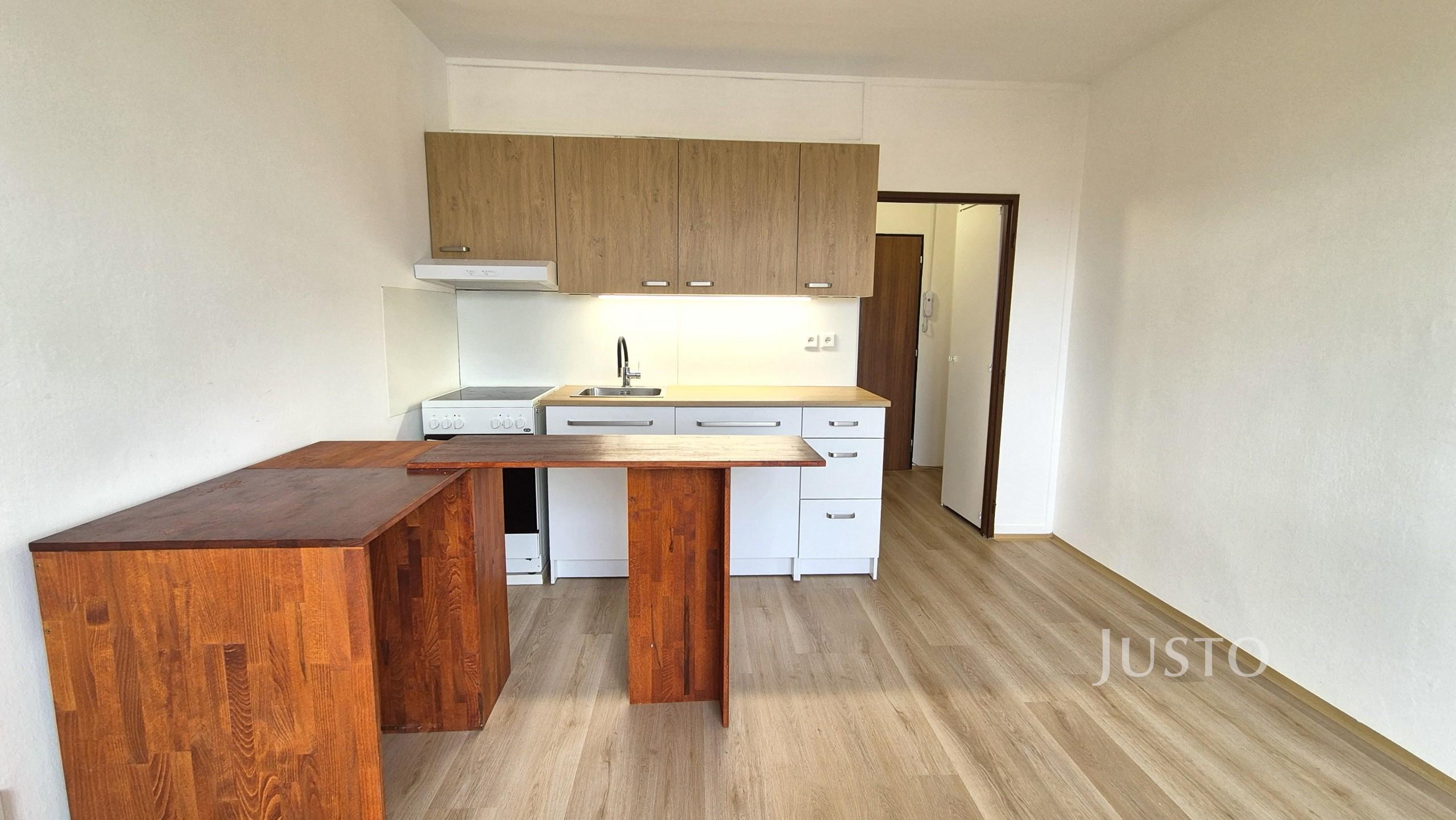 Pronájem 1+1 36 m² + balkón 2 m²