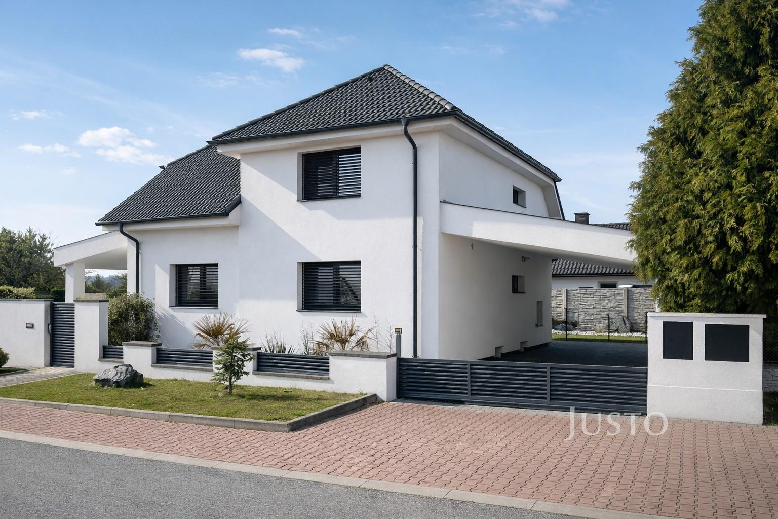 Prodej rodinného domu 213 m² s pozemkem 489 m² + terasa 36 m²