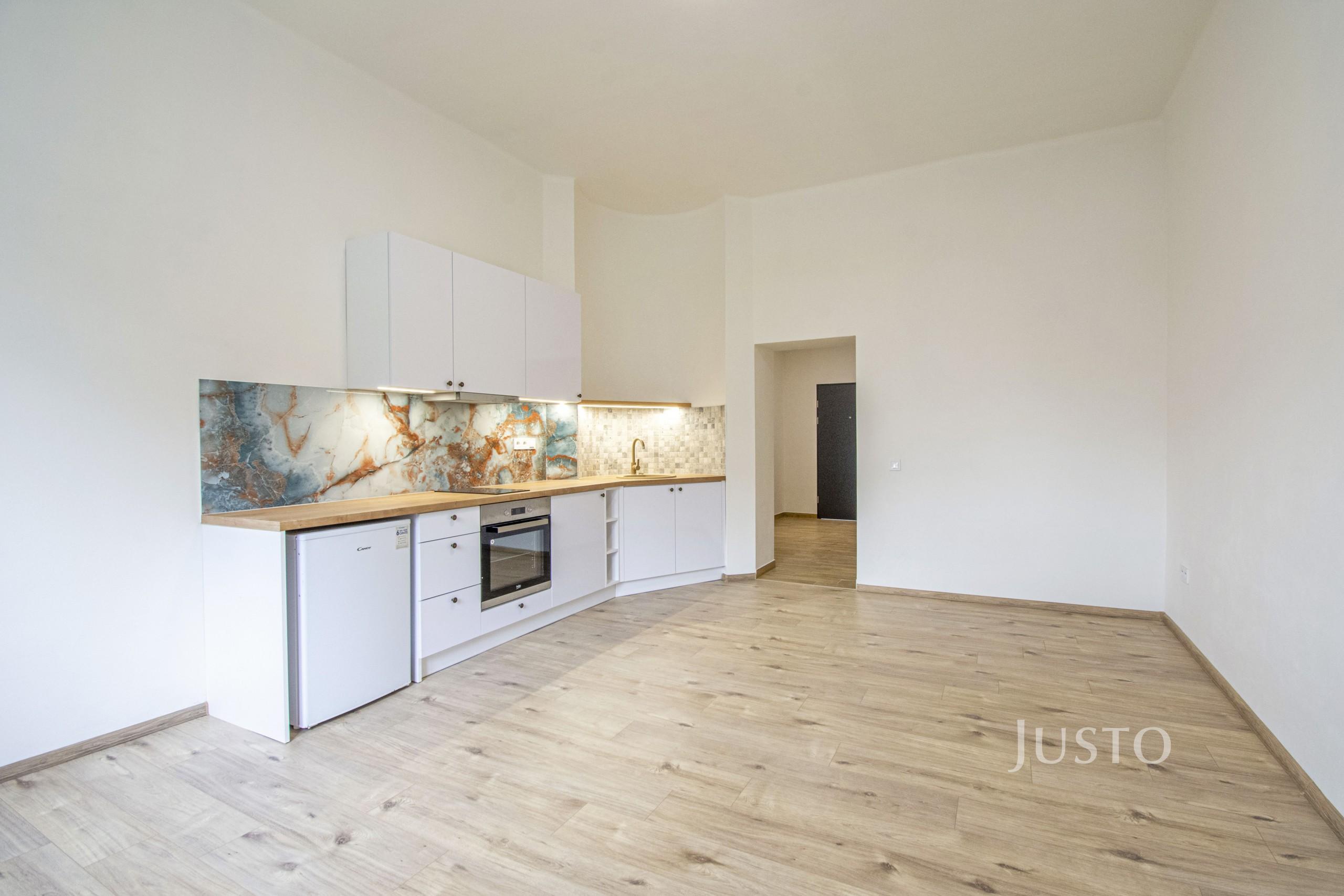 Pronájem 1+kk 37 m²