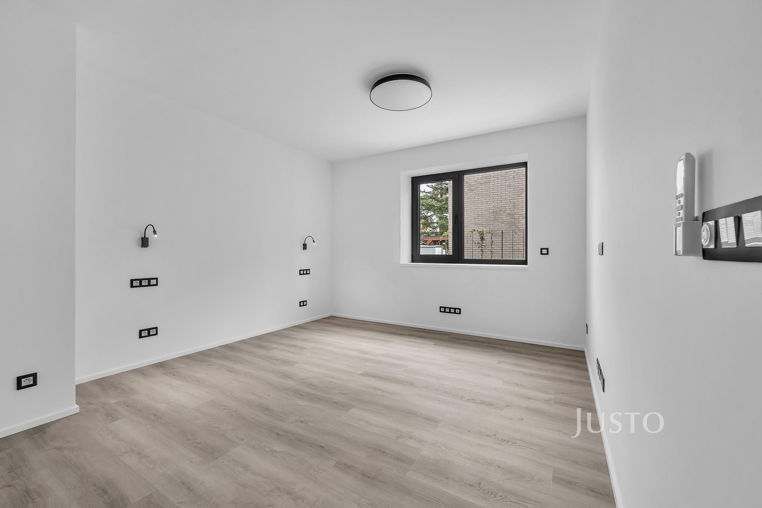 Pronájem 3+kk 79 m² + terasa 4 m² + parkování
