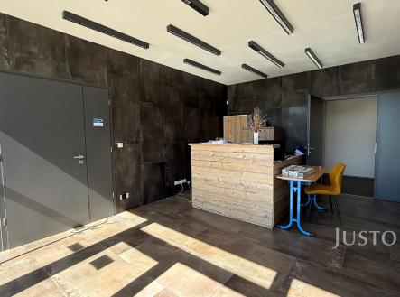 Pronájem - kanceláře, 165 m²