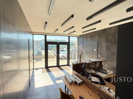 Pronájem - kanceláře, 165 m²