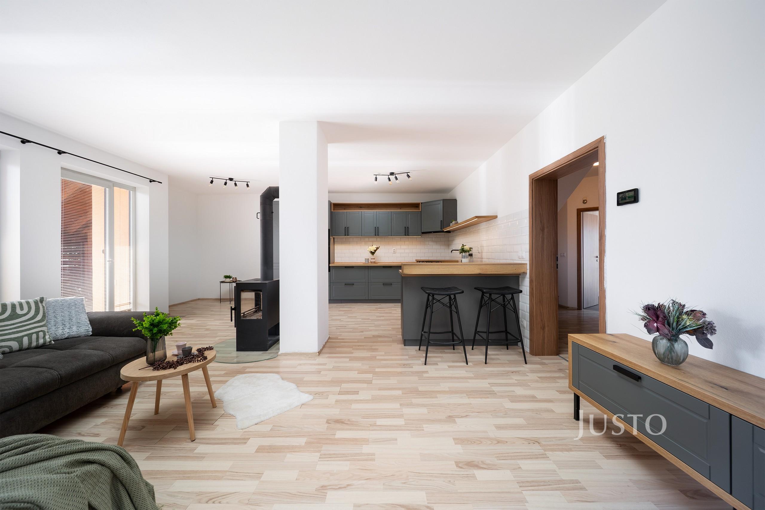 Prodej rodinného domu 141 m² s pozemkem 385 m² + terasa 7 m² + balkón 4 m²