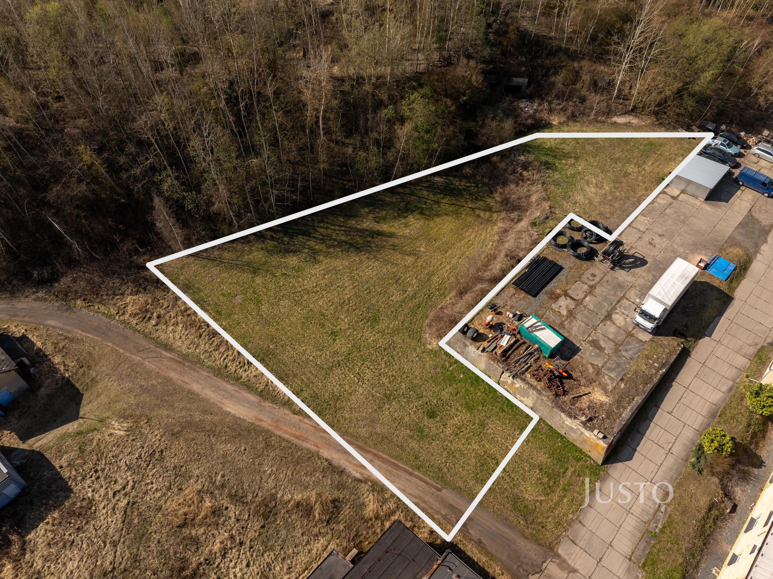 Prodej komerčního pozemku 1688 m²