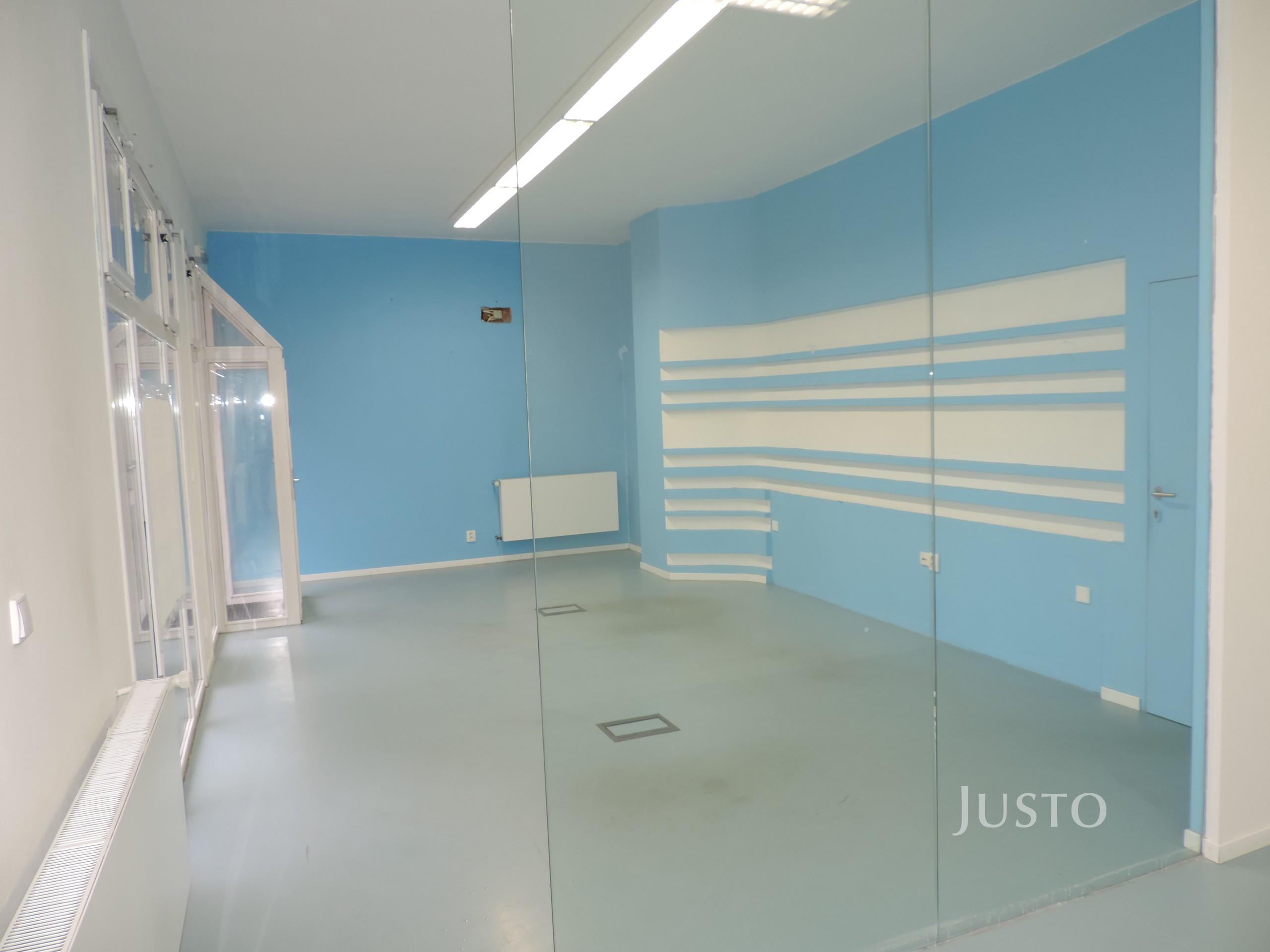Pronájem obchodních prostor 75 m² se zázemím
