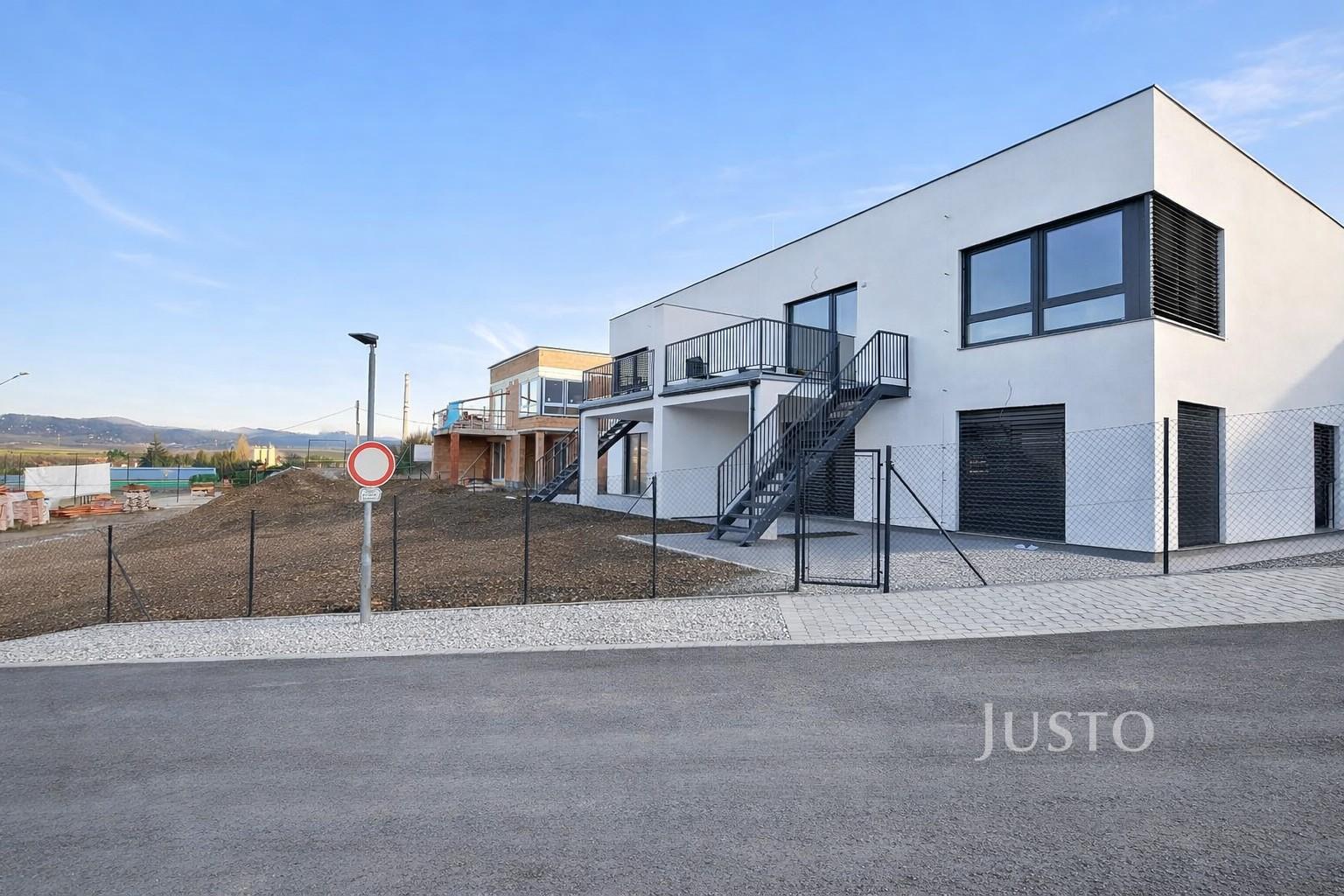 Prodej 3+kk 65 m² + zahrada 376 m² + parkování
