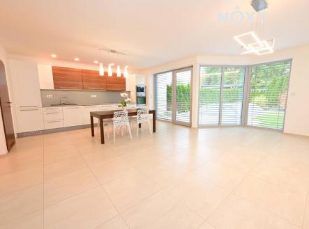 Pronájem - dům/vila, 160 m²