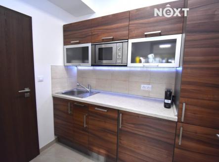 Pronájem - komerční objekt, obchodní centrum, 70 m²