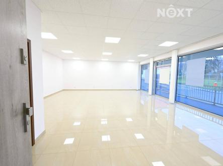 Pronájem - komerční objekt, obchodní centrum, 70 m²