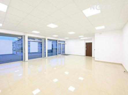 Pronájem - komerční objekt, obchodní centrum, 70 m²