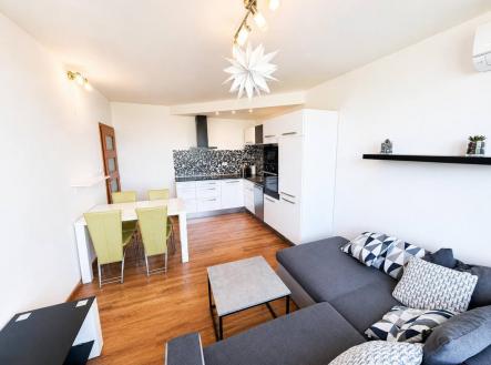 Pronájem bytu, 2+kk, 63 m²