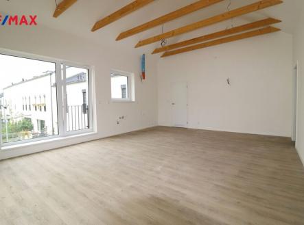 Obývací pokoj s přípravou pro kuchyňskou linku | Prodej bytu, 4+kk, 155 m²