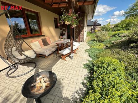 zastresena-terasa-vstup-do-hlavni-obytne-mistnosti-domu..jpg | Prodej - dům/vila, 114 m²