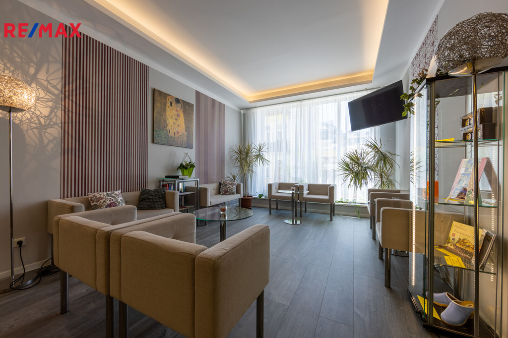 6u1a9420-hdr.jpg