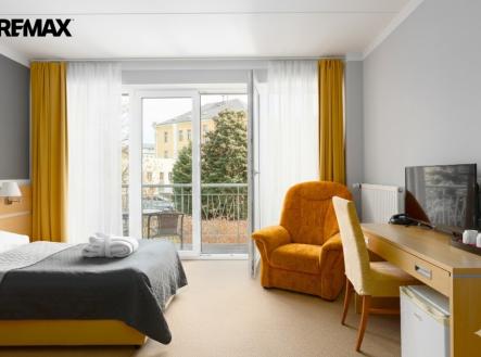 pokoj-s-balkonem.jpg | Prodej - hotel, 2 963 m²