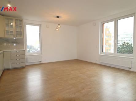 Obývací pokoj s kuchyňským koutem | Pronájem bytu, 4+kk, 97 m²