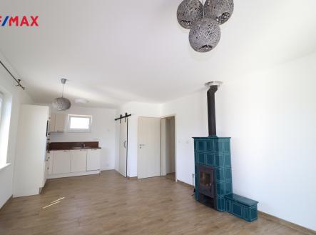 Obývací pokoj s kuchyňským koutem | Pronájem - dům/vila, 75 m²