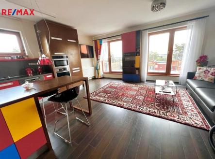 Obývací pokoj s kuchyňským koutem | Pronájem bytu, 2+kk, 65 m²