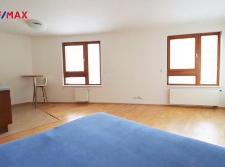 Pronájem bytu, 1+kk, 30 m² obrázek