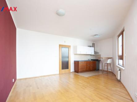 Hlavní obytná místnost | Pronájem bytu, 1+kk, 30 m²