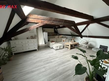 podkrovni-byt..jpg | Prodej - nájemní dům, 223 m²