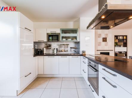 zlebek-lipolticka-dsc5978-hdr.jpg | Prodej - dům/vila, 202 m²