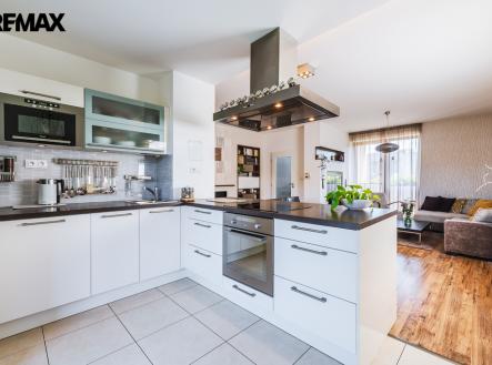 zlebek-lipolticka-dsc5981-hdr.jpg | Prodej - dům/vila, 202 m²