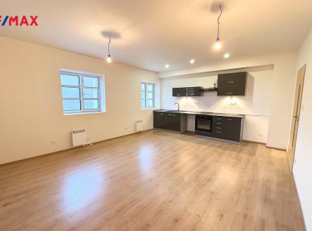 Obývací pokoj s kuchyňským k | Pronájem bytu, 3+kk, 95 m²