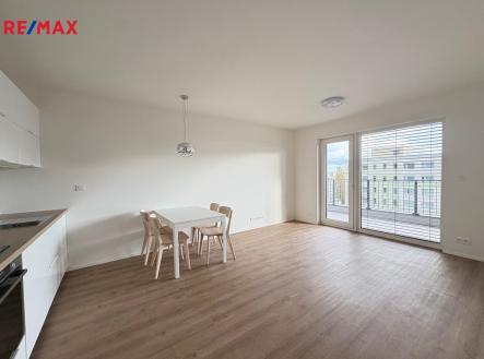 Obývací pokoj s kuchyňským k | Pronájem bytu, 2+kk, 59 m²