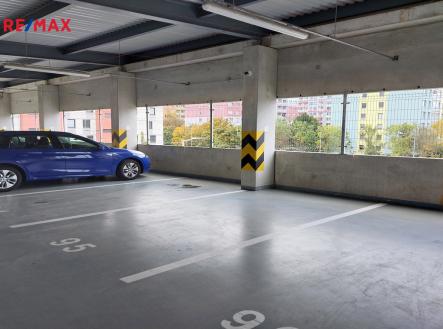 Garážové parkovací stání č. 95 v 3. NP. | Pronájem - malý objekt/garáž