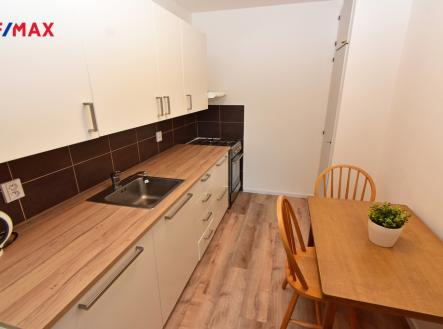 Kuchyňský kout plně vybavený. | Pronájem bytu, 3+kk, 63 m²
