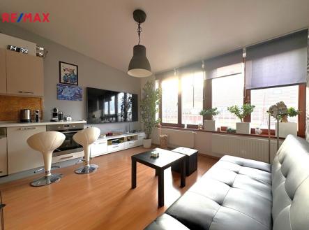 Obývací pokoj s kuchyňským koutem | Prodej bytu, 2+kk, 50 m²