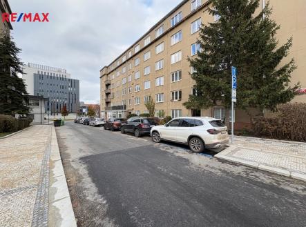 Venkovní pohled na dům | Pronájem bytu, 2+1, 52 m²