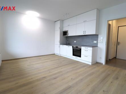 Obývací pokoj s kuchyńským koutem | Pronájem bytu, 1+kk, 40 m²