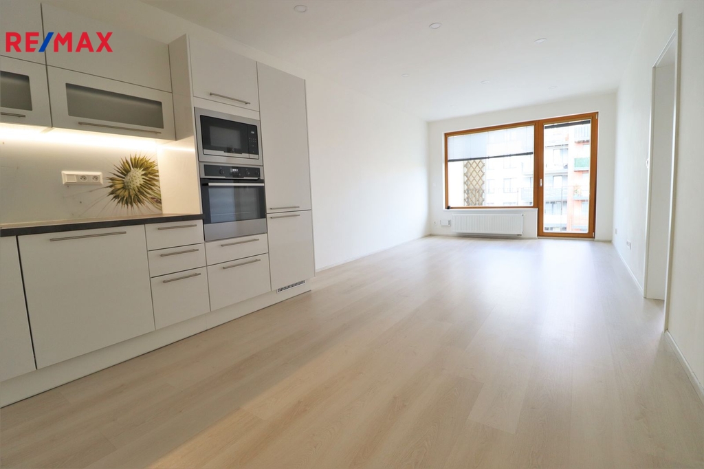 Obývací pokoj s kuchyňským koutem