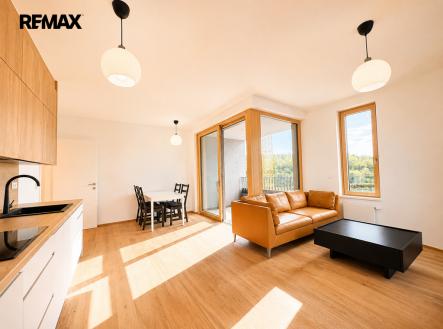 Obývací pokoj s kuchyňským koutem | Pronájem bytu, 2+kk, 62 m²