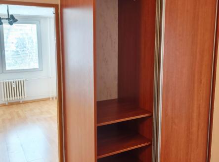 Vestavěná šatní skříň v chodbě. | Prodej bytu, 3+1, 76 m²