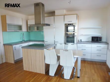 Obývací pokoj s kuchyňským koutem | Pronájem bytu, 3+kk, 90 m²