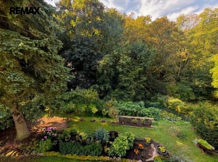 pohled-z-balkonu-v-patre-do-zahrady..jpg | Prodej - chata/rekreační objekt, 44 m²