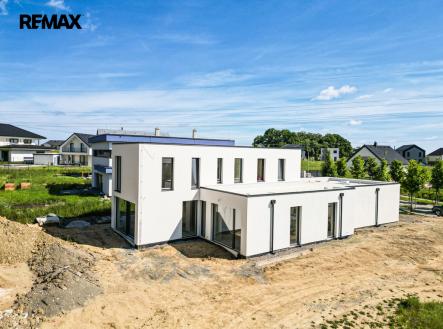dji-0076-pohled-na-dum-s-terasou.jpg | Prodej - dům/vila, 230 m²