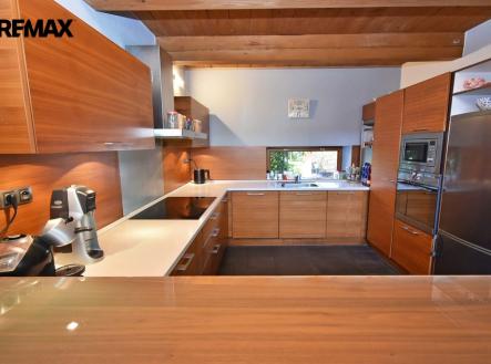 Obývací pokoj s kuchyňským koutem. | Pronájem - dům/vila, 164 m²